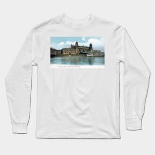 1905 Ellis Island Immigrant Station Long Sleeve T-Shirt